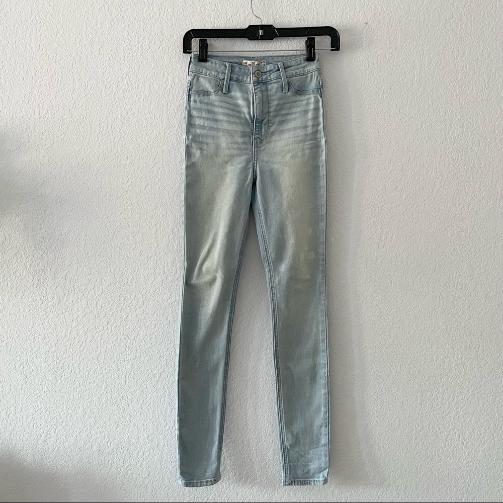 Hollister Light Wash High-Waisted / Hi-Rise Skinny Jeans